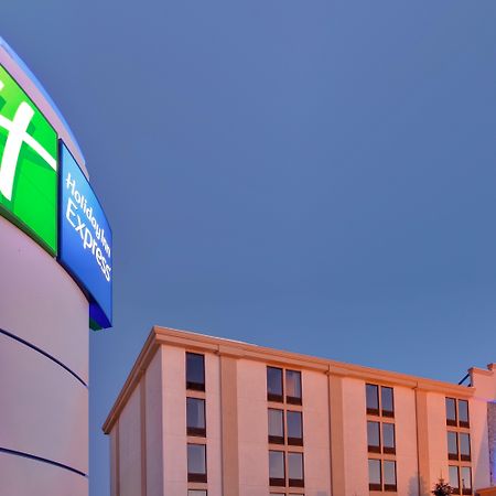Holiday Inn Express Flint-Campus Area By Ihg Zewnętrze zdjęcie