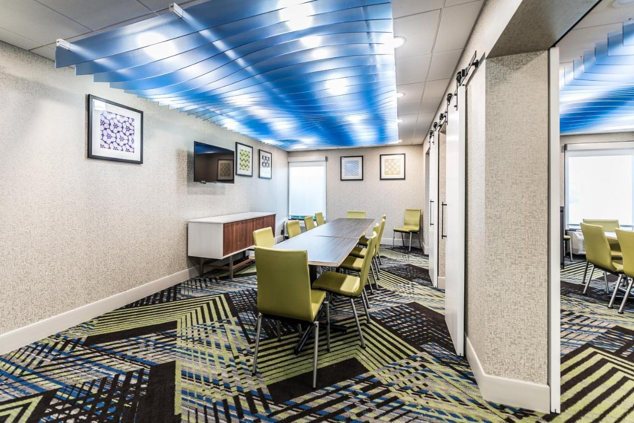 Holiday Inn Express Flint-Campus Area By Ihg Zewnętrze zdjęcie