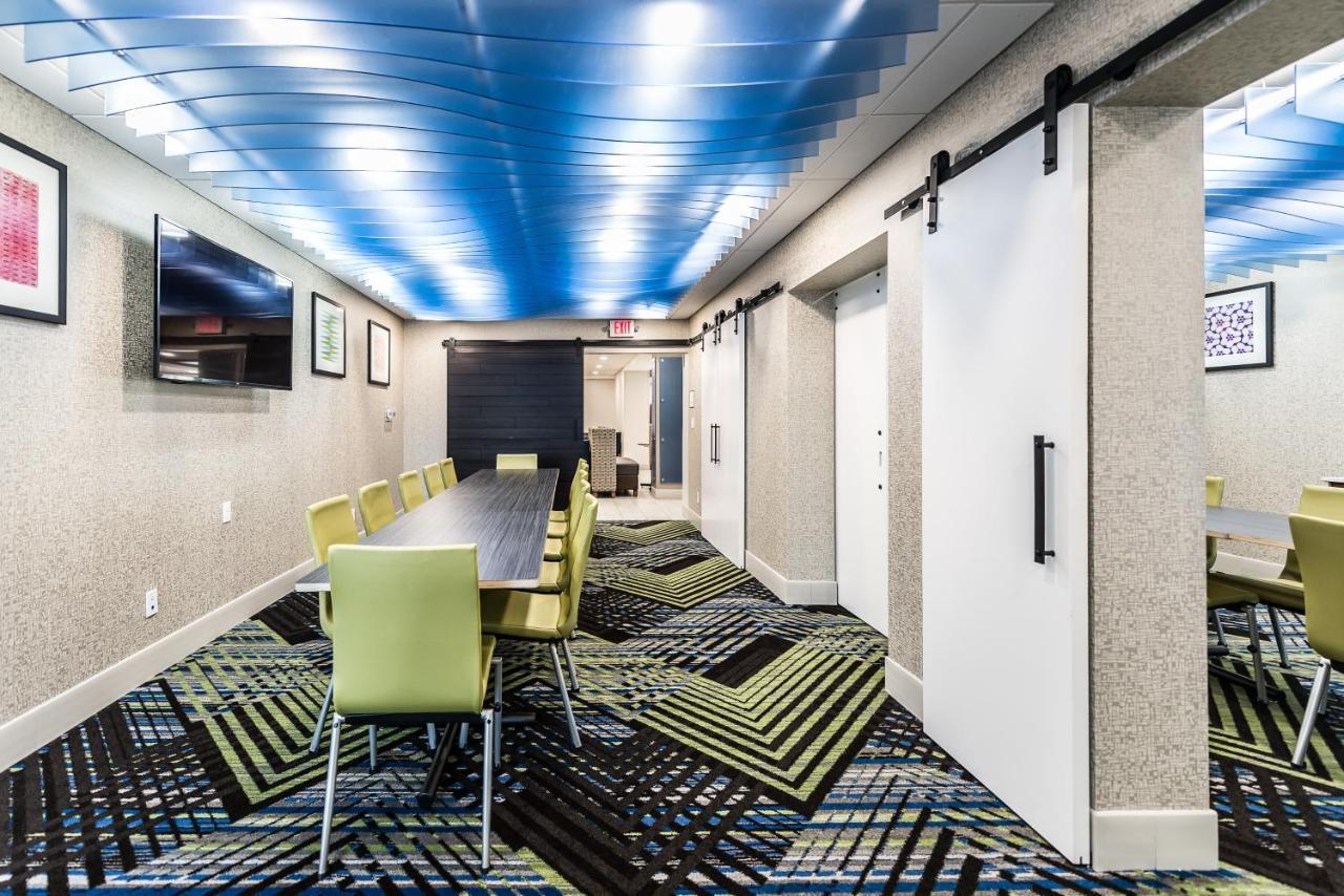 Holiday Inn Express Flint-Campus Area By Ihg Zewnętrze zdjęcie