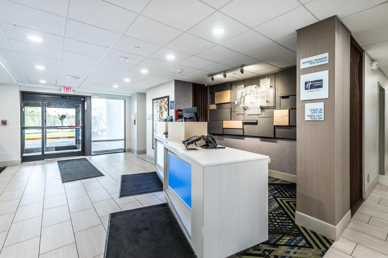 Holiday Inn Express Flint-Campus Area By Ihg Zewnętrze zdjęcie