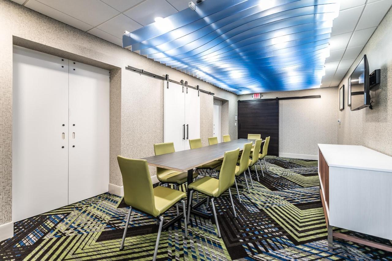 Holiday Inn Express Flint-Campus Area By Ihg Zewnętrze zdjęcie