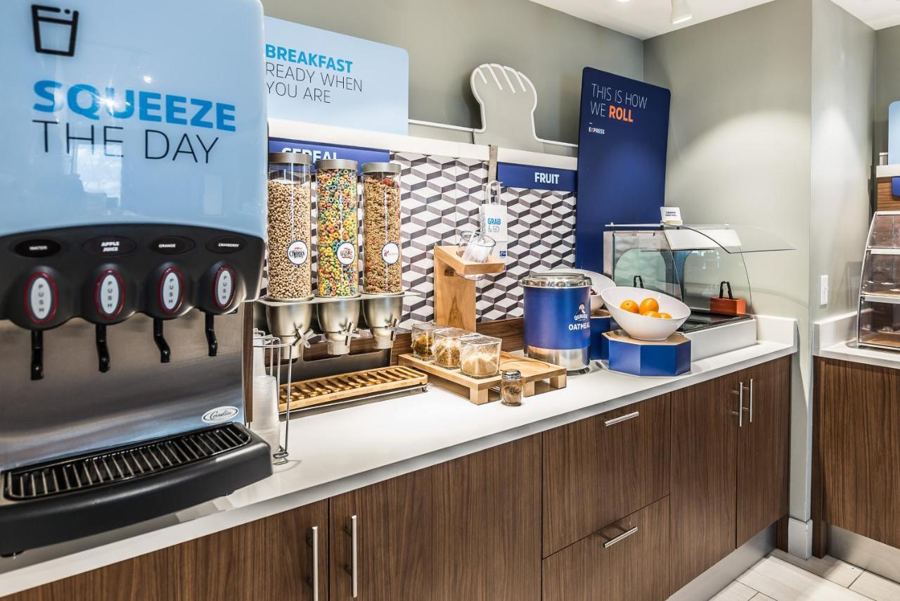 Holiday Inn Express Flint-Campus Area By Ihg Zewnętrze zdjęcie