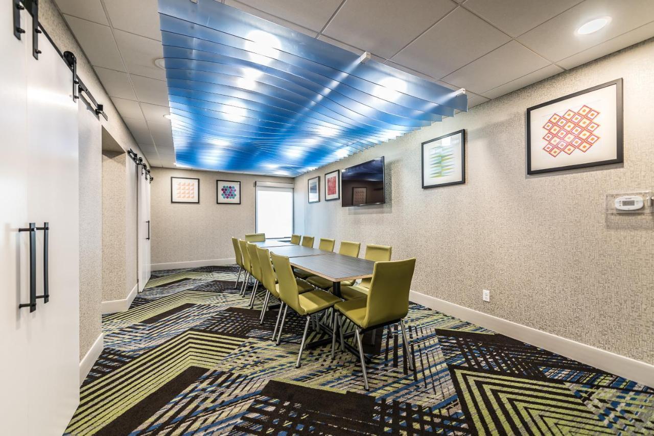 Holiday Inn Express Flint-Campus Area By Ihg Zewnętrze zdjęcie