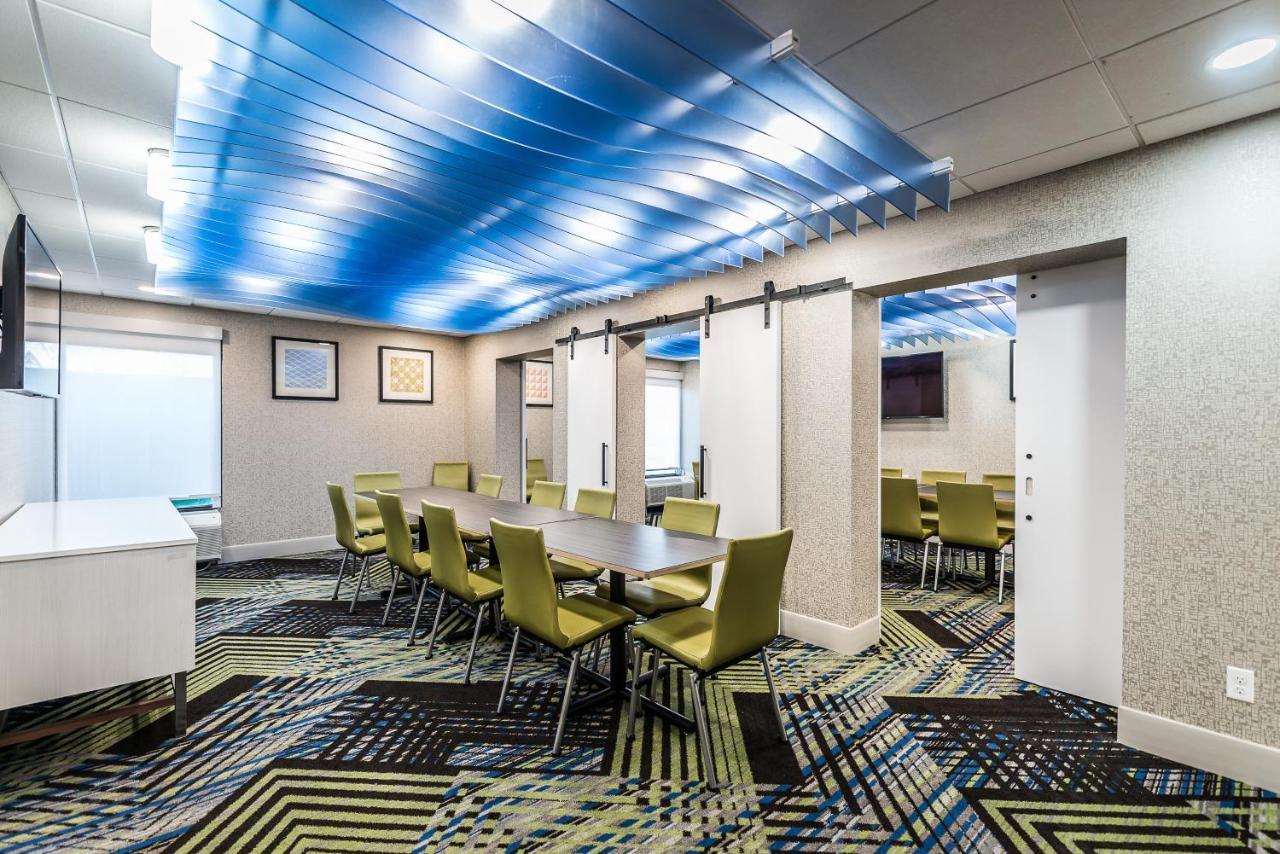 Holiday Inn Express Flint-Campus Area By Ihg Zewnętrze zdjęcie